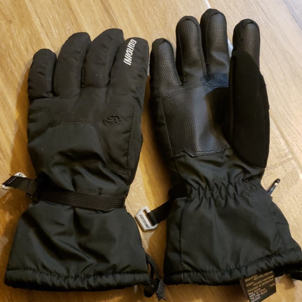 Snowboarding gloves